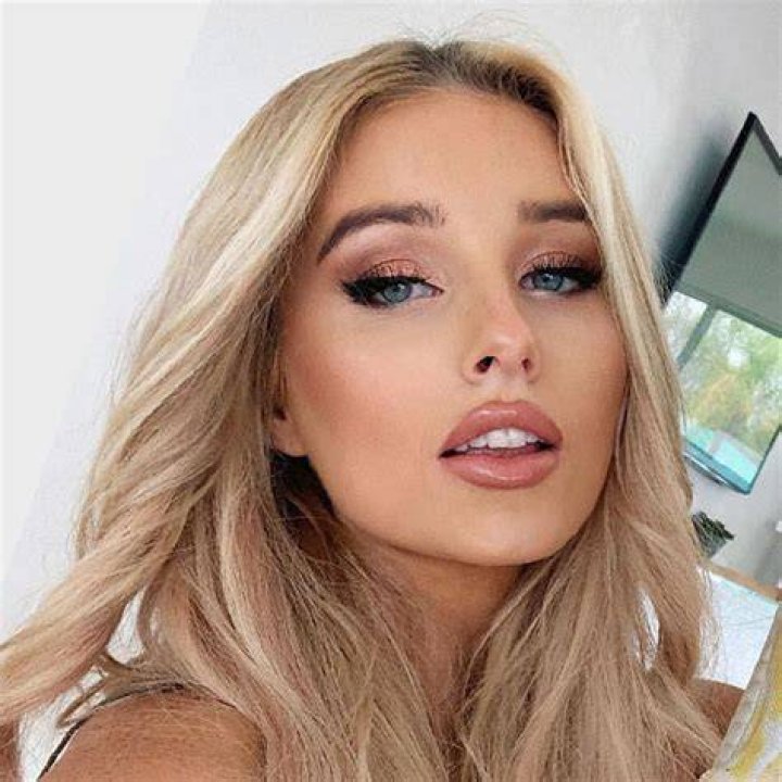 Charlotte Parkes Bio, Sister, Boyfriend, Net Worth, Instagram
