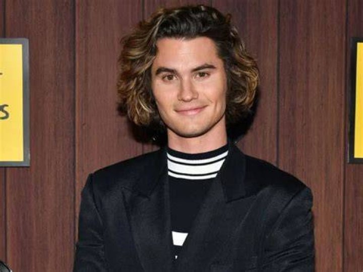 Chase Stokes Height, Age, Girlfriend, Family, Biography & More