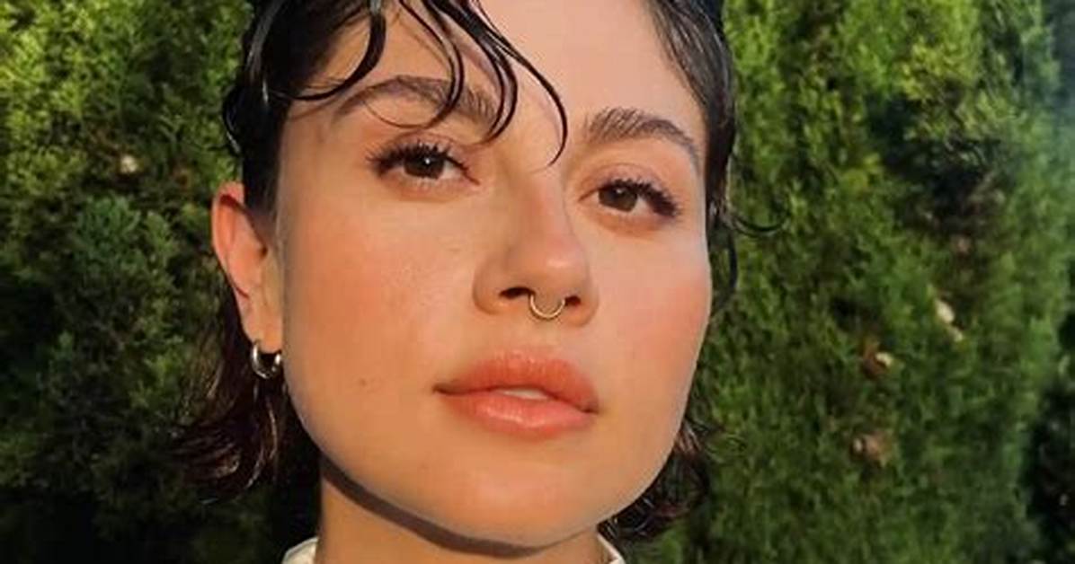Chloe Van Landschoot Net Worth – How Much Is Chloe Van Landschoot Worth?