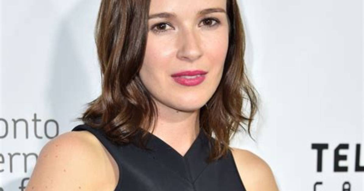 Claire Van Der Boom – Biography, Facts & Life Story