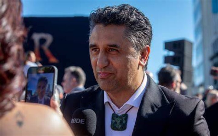 Cliff Curtis