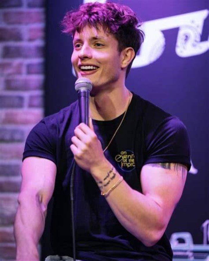 Comedian Matt Rife reunites with Christina, Iowa's 'hottest mom'