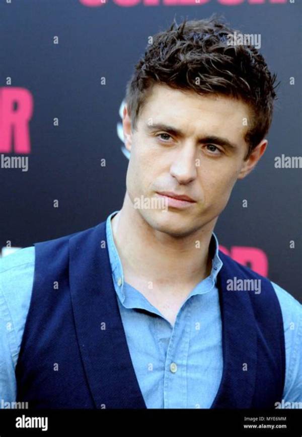'Condor' Actor Max Irons Eager to Start a Family with Wife Sophie Pera