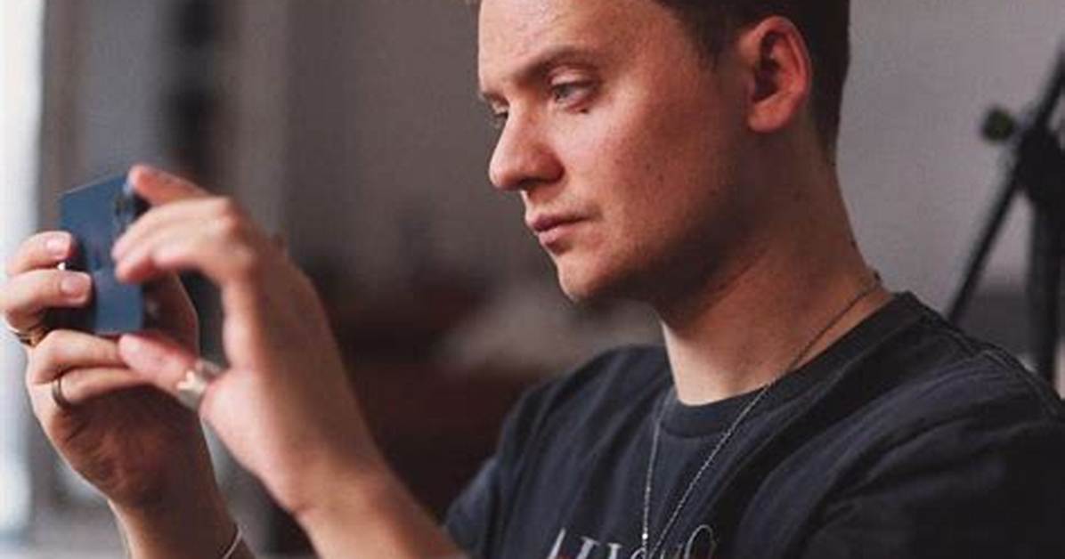 Conor Maynard Bio, Wiki, Age, Girlfriend, You Broke Me First, Stitches, Hello, and Net Worth