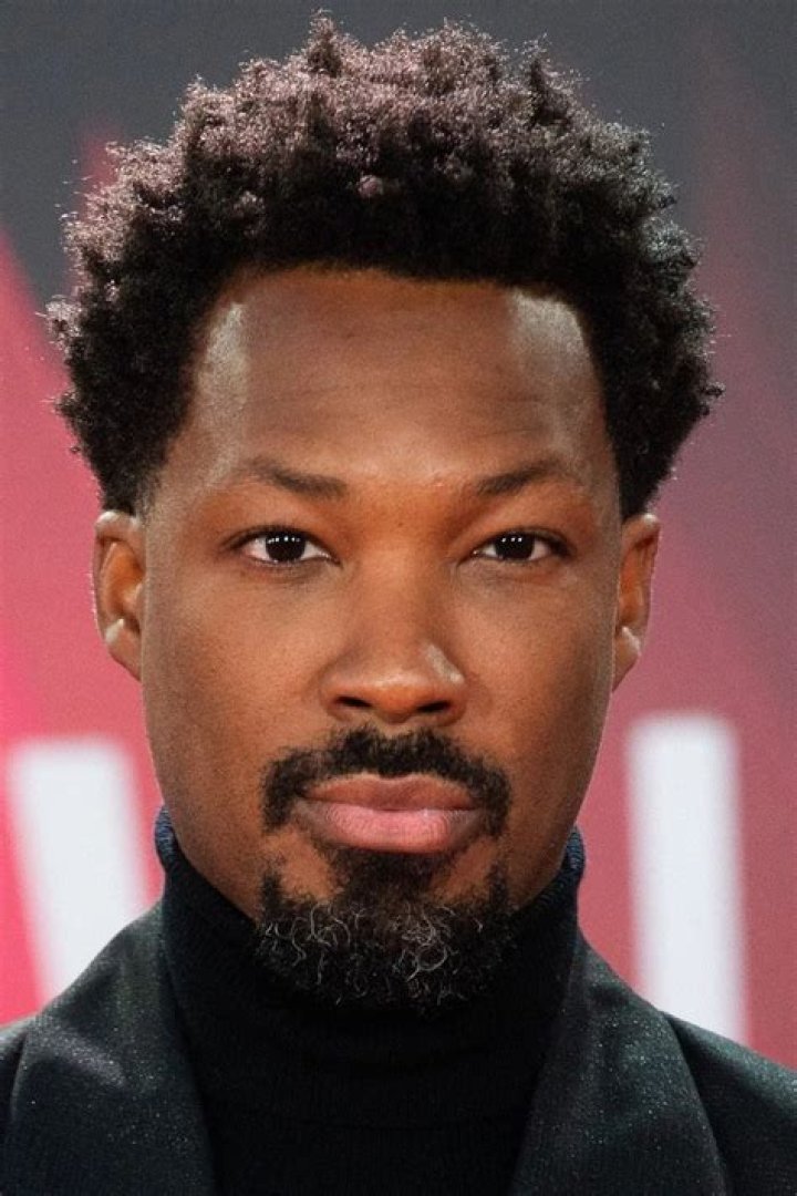 Corey Hawkins works out for Trail Blazers while father Hersey watches