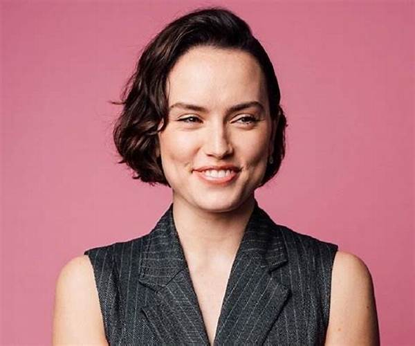 Daisy Ridley – Biography, Facts & Life Story