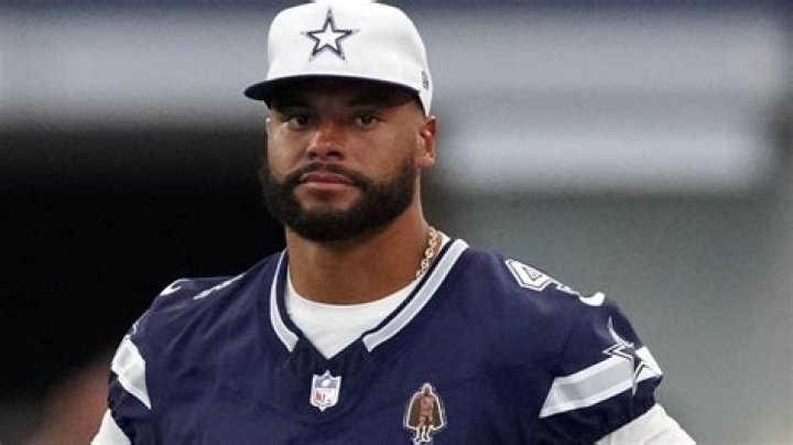 Dak Prescott's Pregnant Girlfriend Loves His Outfit On Sunday The