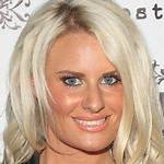 Danielle Armstrong Biography: Age, Net Worth, Boyfriend, Weight Loss