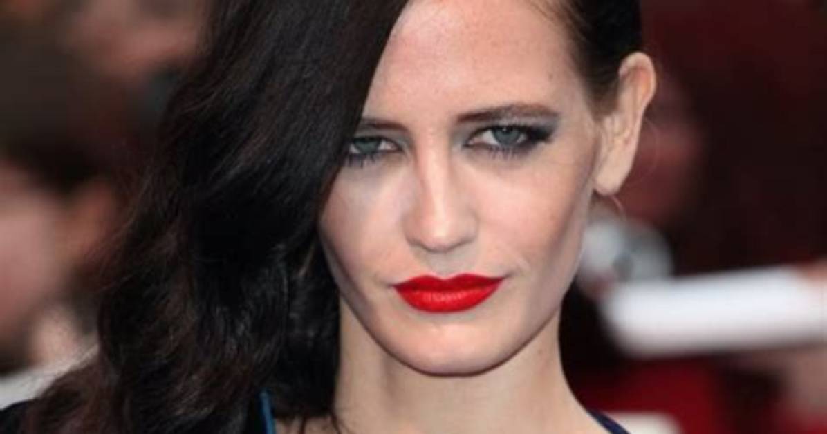Dark-Haired Wealth: Richest Dark-Haired Actresses