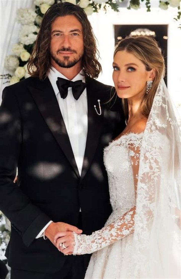 Delta Goodrem &lsquo;getting married&rsquo; to musician Matthew Copley