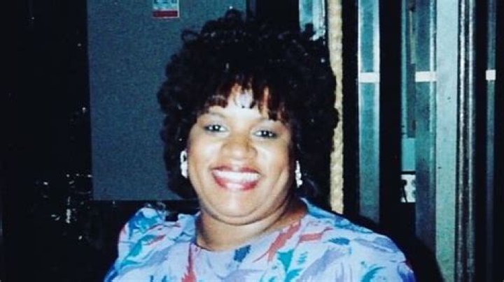 Denise Clark Bio, Net Worth, Age, Married, Height, Ethnicity, Career