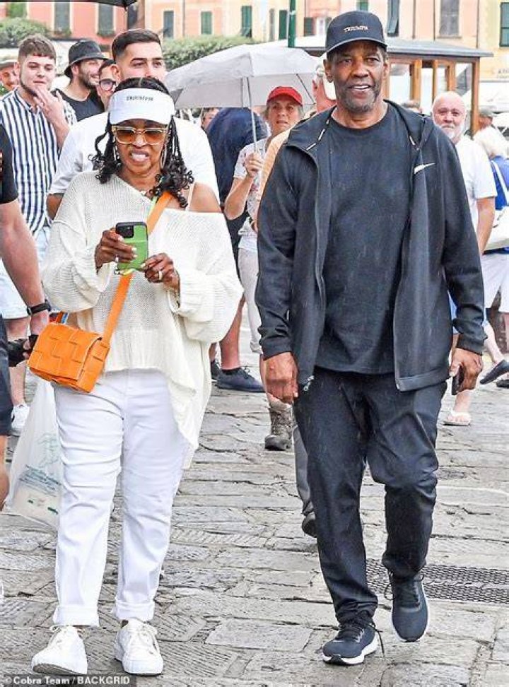 Denzel Washington, 68, puts his arm around wife of 40 years Pauletta