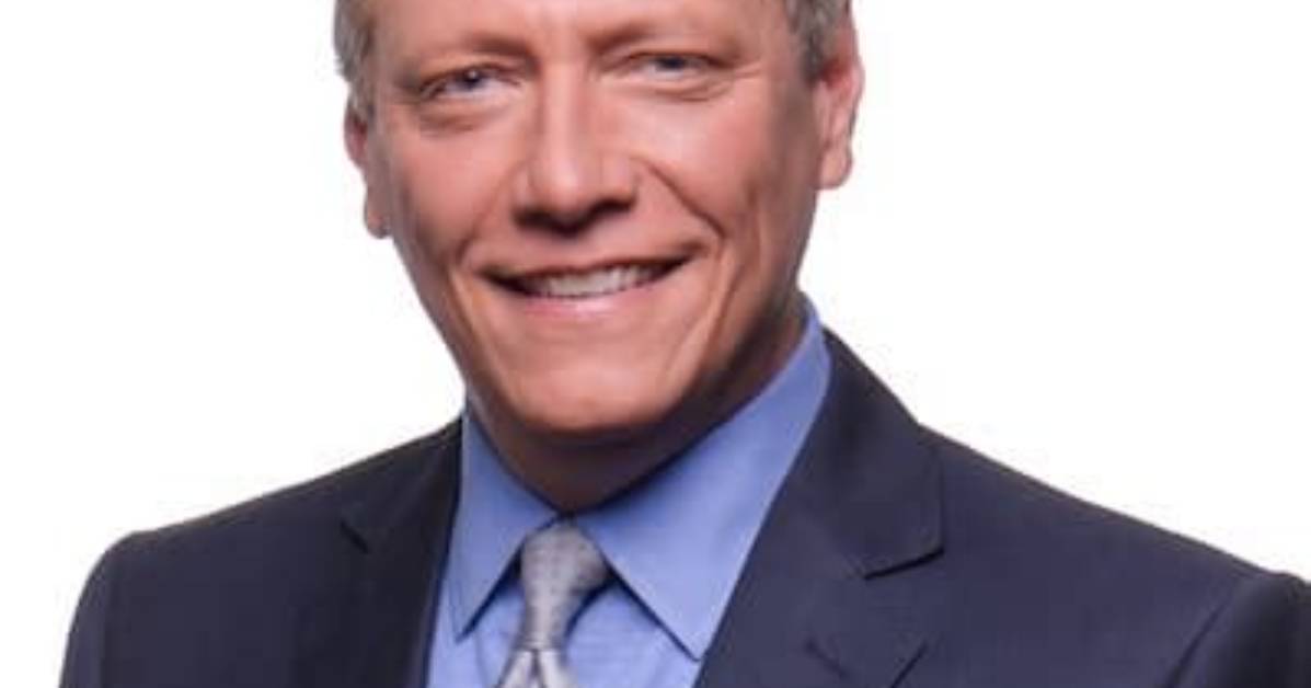 Devin Scillian Wdiv, Bio, Wiki, Age, Height, Wife, Books, Salary, and Net Worth