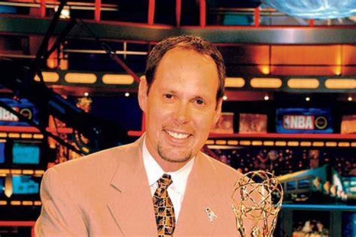 Did Ernie Johnson Ever Play College Sports?