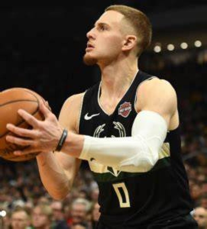 Donte DiVincenzo Bio Career & Salary[2024 Update] Players Bio