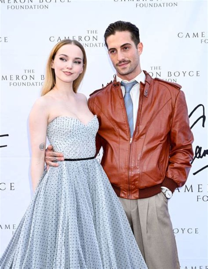 dove cameron and her boyfriend thomas doherty Dave Cameron, Cameron