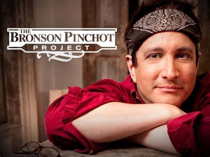 Download Bronson Pinchot [wallpaper] Wallpaper