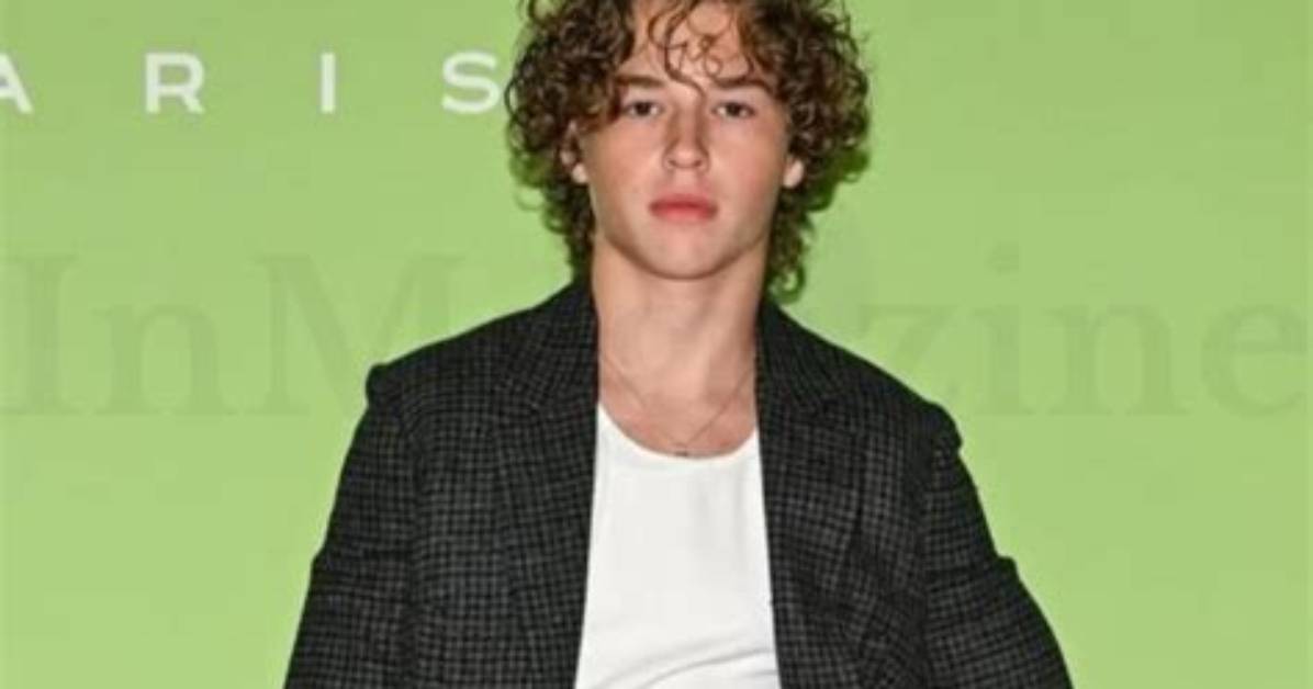 Dylan Hoffman-Actor| Net Worth, Age, Height, Career, Wiki, Parents, Gf & Bio