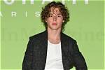 Dylan Hoffman-Actor| Net Worth, Age, Height, Career, Wiki, Parents, Gf & Bio