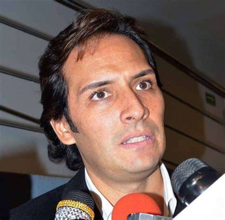 El cantante chileno Rodrigo Espinoza se cas&oacute; con Yuri desde 1995 Ana