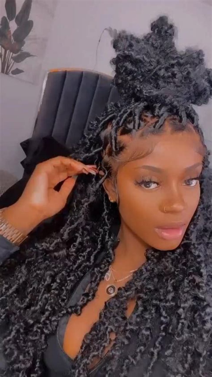 ELIGHTY Butterfly Locs Braided hairstyles, Butterfly locs, Bohemian