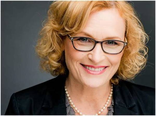Elizabeth Dennehy Net Worth