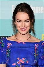 Elizabeth Henstridge Net Worth, Age, Bio (Wiki), Career & Relationship