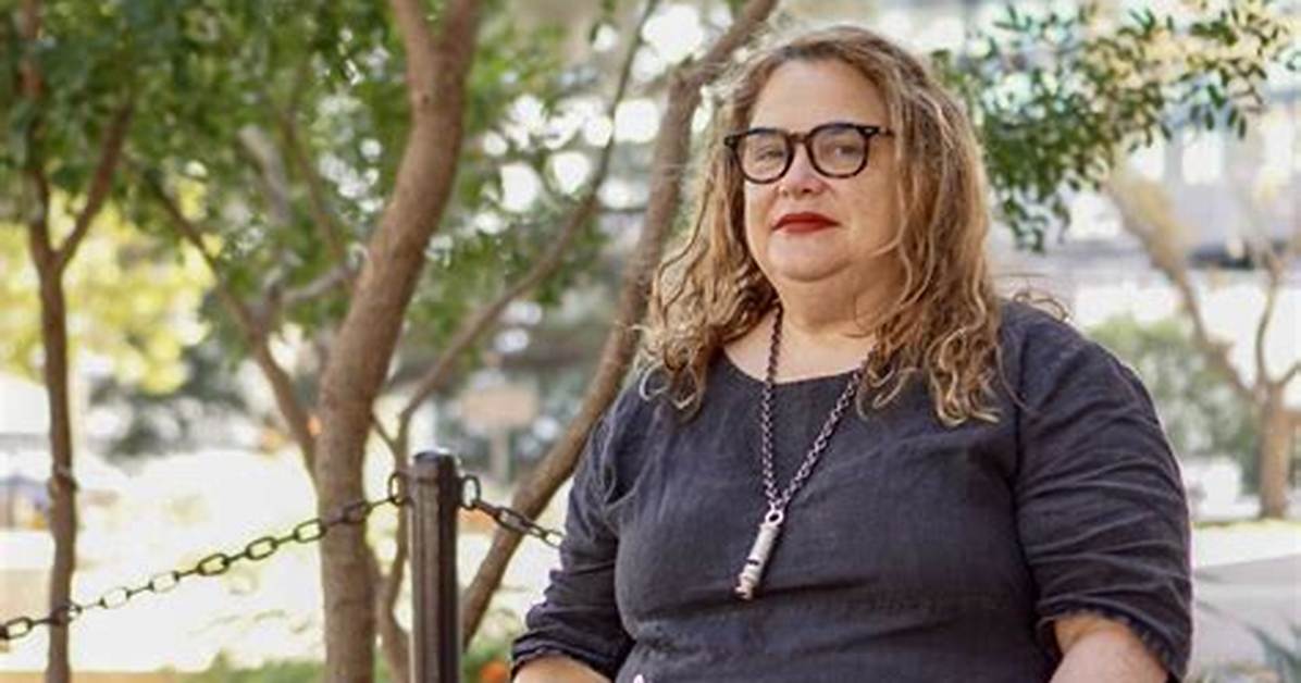 Elizabeth Mccracken