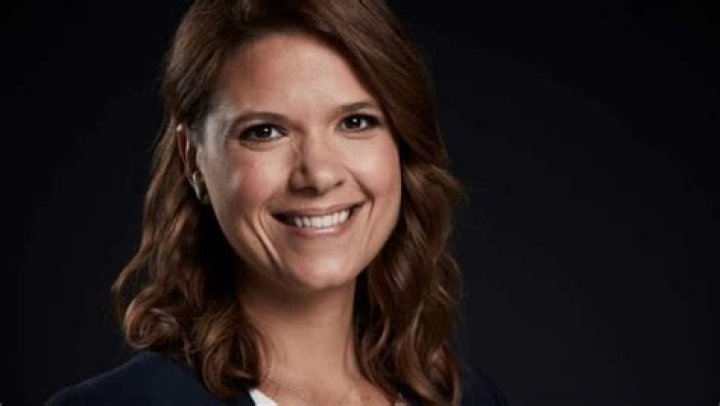 Elizabeth Rancourt à l'animation de matchs de la LNH à TVA Sports TVA