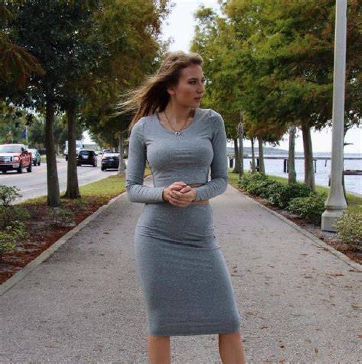 Elizabeth Zaks Tight dresses, Dresses, Haute couture dresses