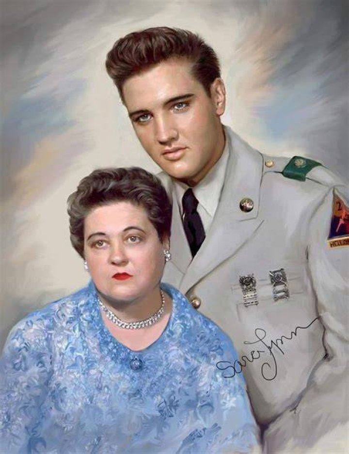 Elvis and his Mother Elvis presley photos, Young elvis, Elvis presley