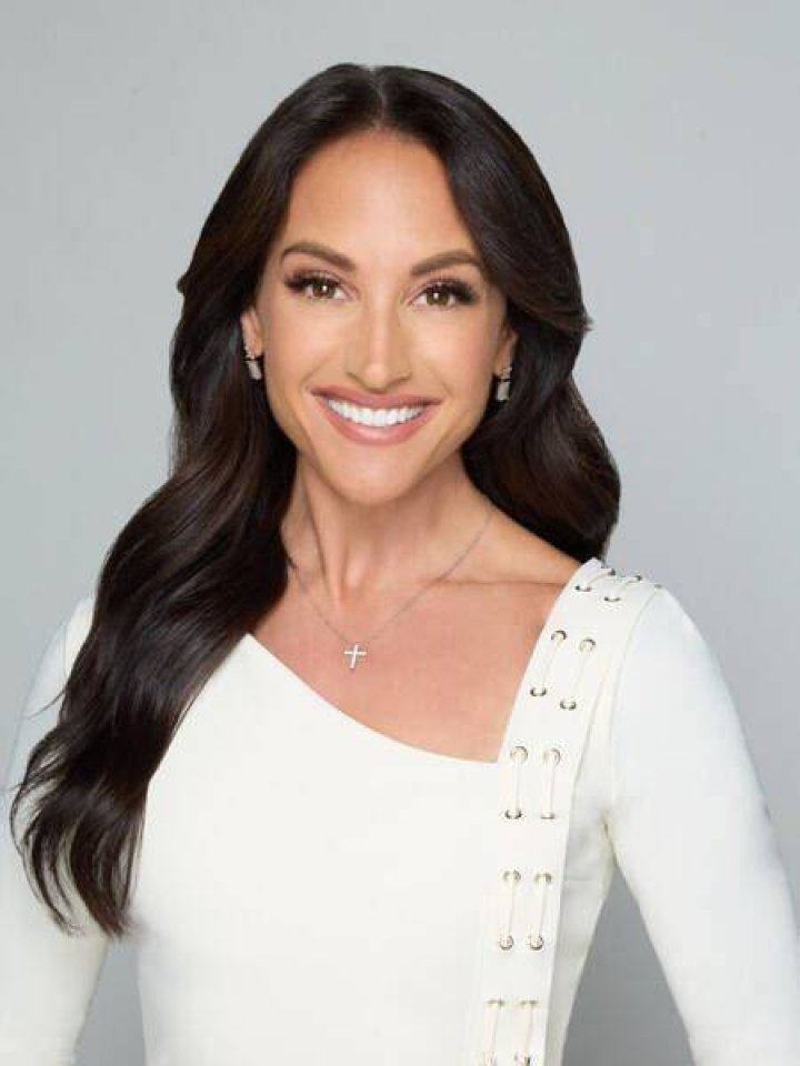 Emily Compagno Wiki/Bio, Sary Bikini, Fox News ary Net Worth