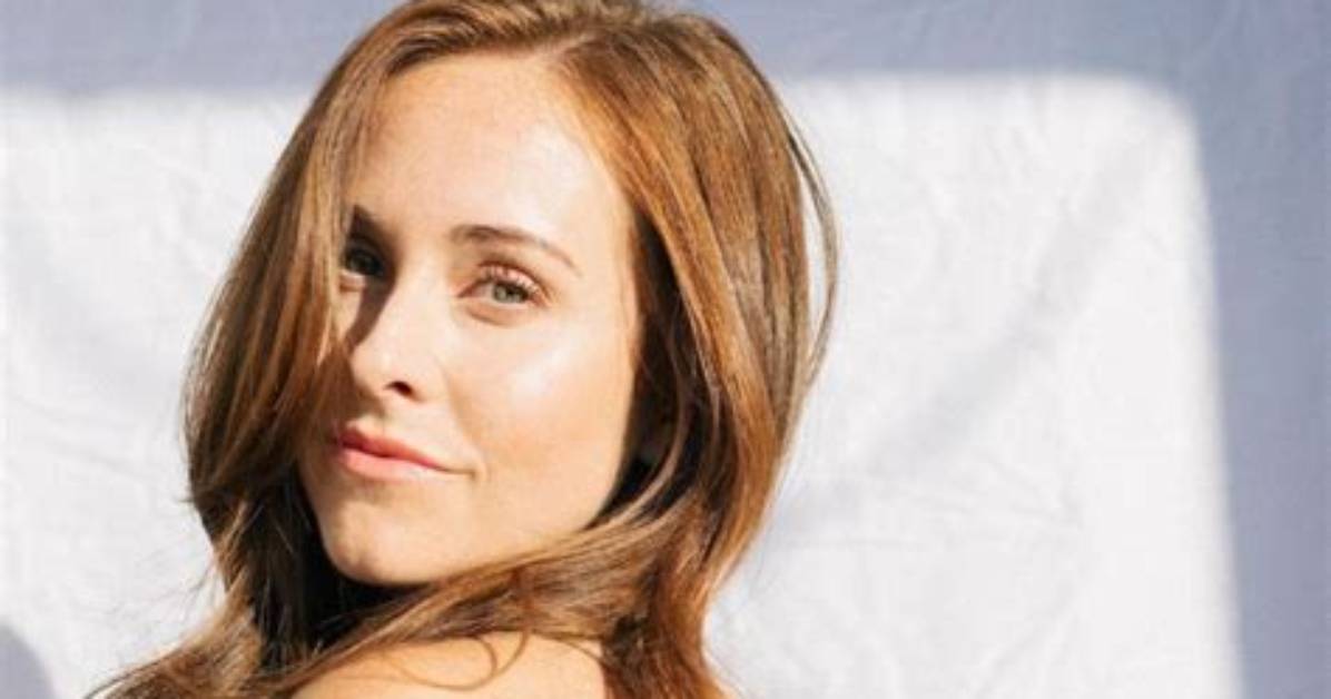 Emily Holmes Net Worth