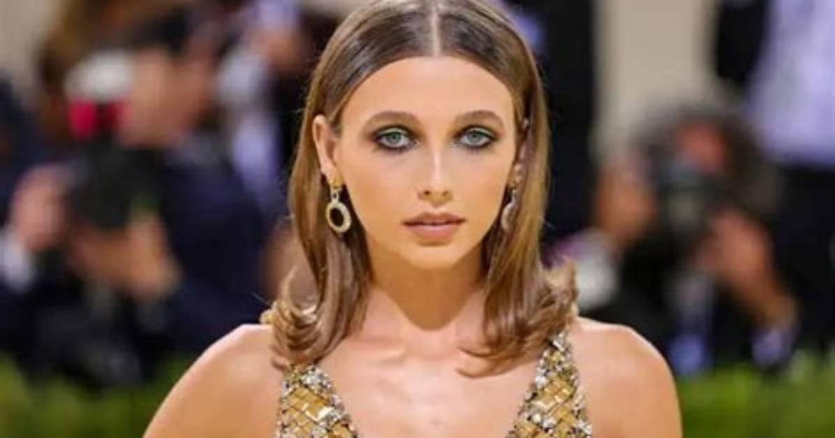 Emma Chamberlain- Net Worth, Zodiac, Height, Height, Boyfriend, Career
