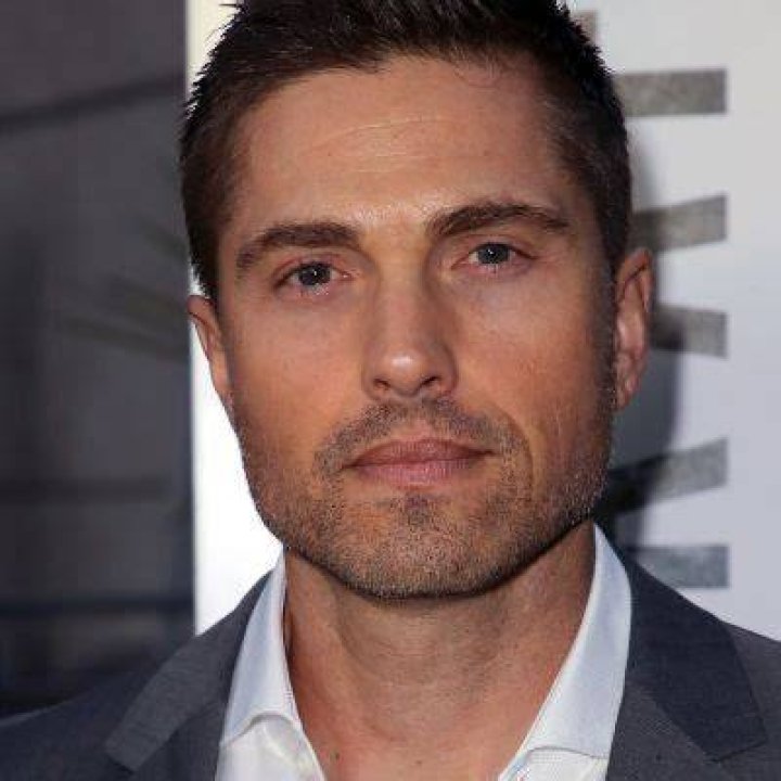 Eric Winter Bio, Wiki, Age, Height, Wife, Kids, The Good Doctor, Tv