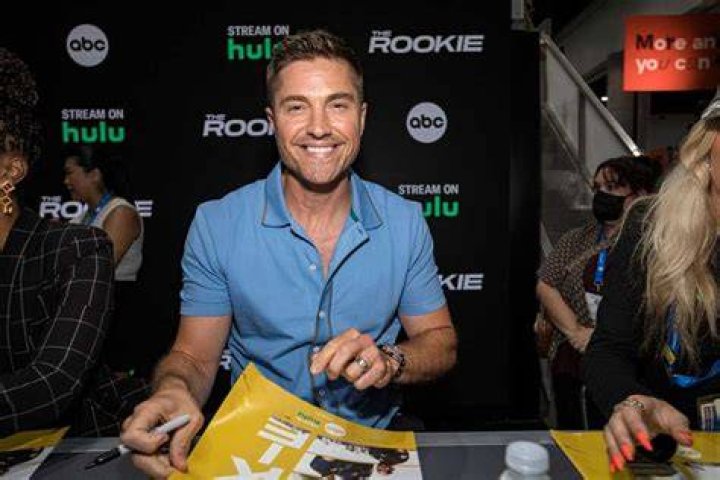 Eric Winter Net Worth 2024 Wiki Bio, Married, Dating, Family, Height