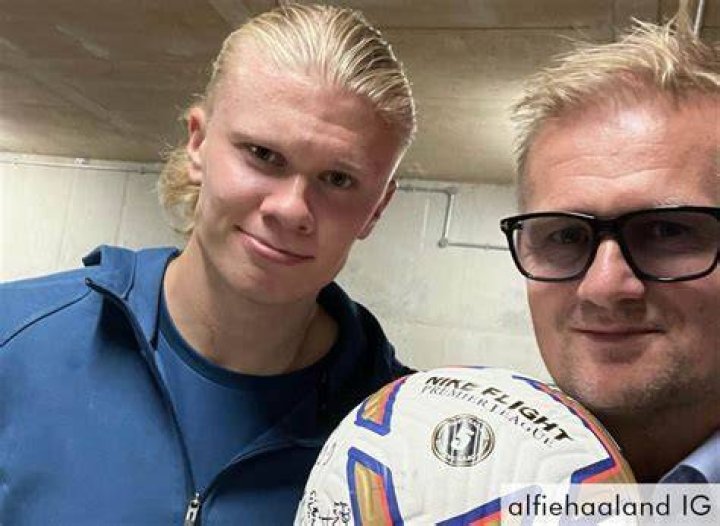 Erling Haaland&rsquo;s father Alf Inge visits Man Utd training ground