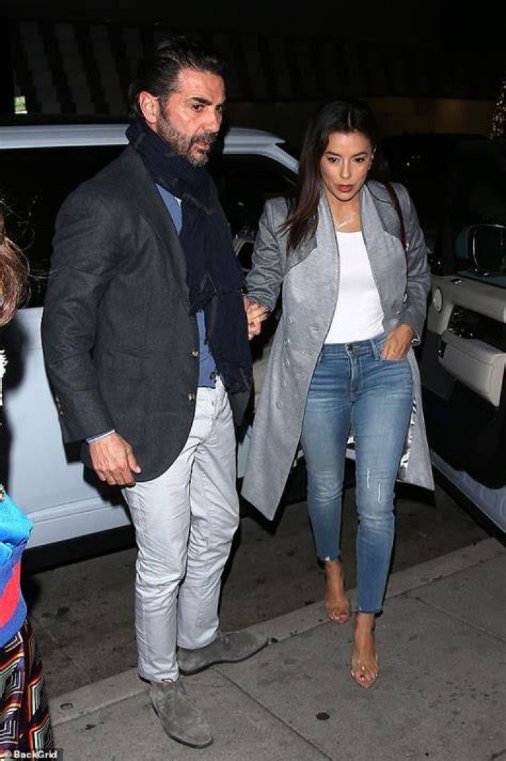 Eva Longoria enjoys dinner date with husband Jos&eacute; Bast&oacute;n Daily Mail