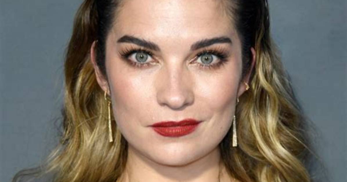 Everything About Annie Murphy’s Parents and Family