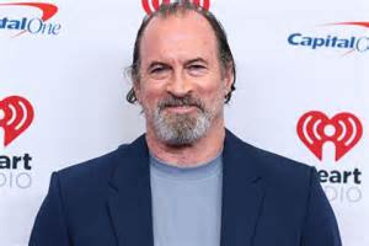 EXCLUSIVE GILMORE GIRLS&rsquo; Scott Patterson on Family, Business, Music