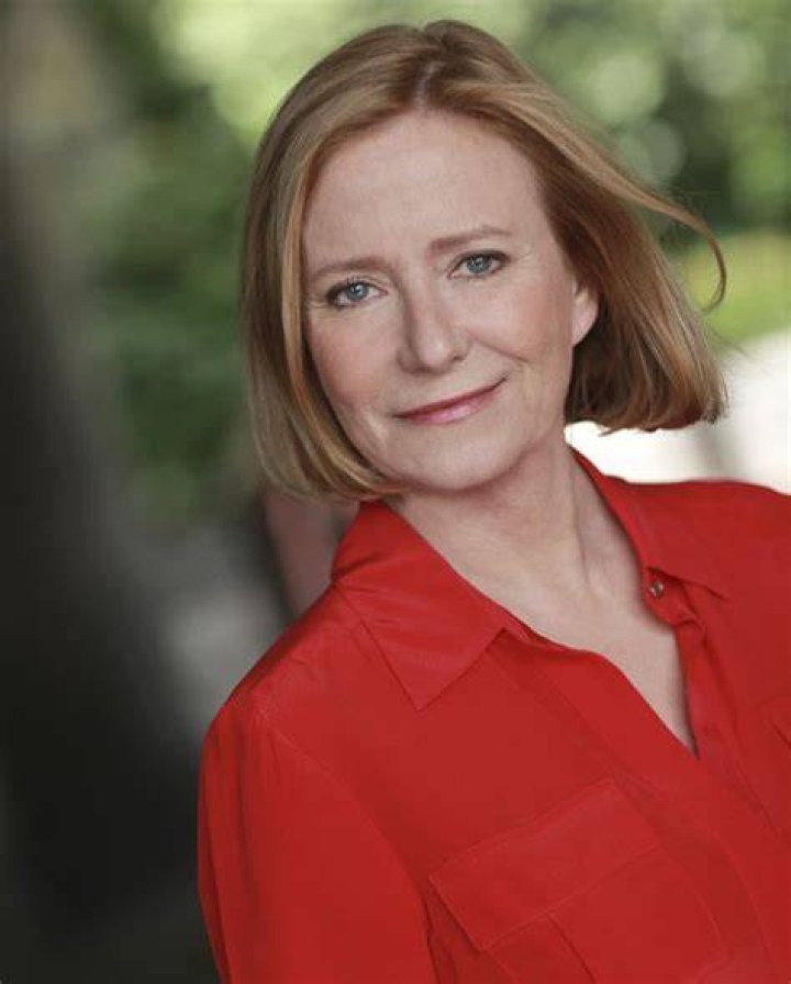 FileEve Plumb Official Headshot 2012.jpg