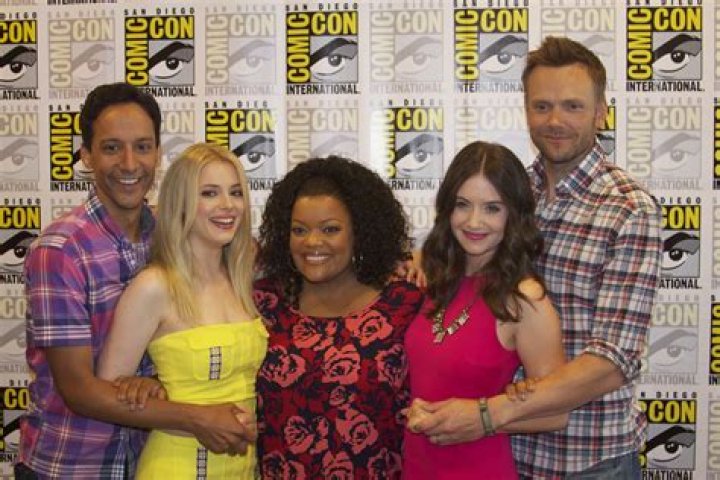 FileGlee cast.jpg Wikipedia