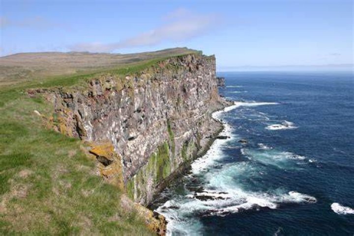 FileIceland2008Latrabjarg.cliff.JPG Wikimedia Commons