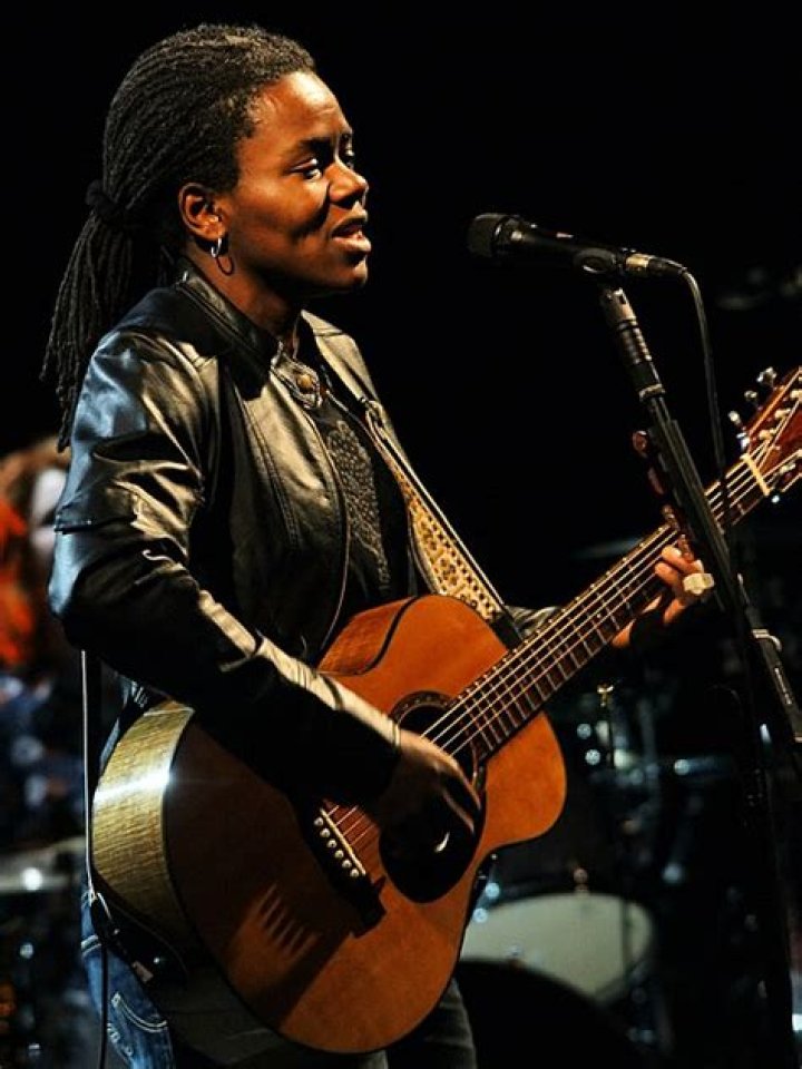 FilTracy Chapman.jpg Wikipedia