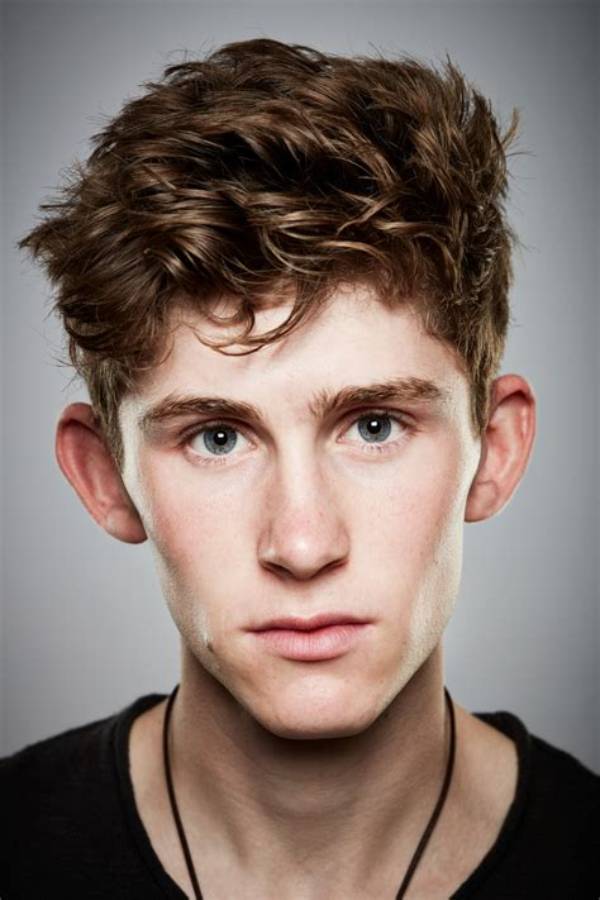 Fionn O'shea Brought Part of Himself & Friendship with Lola to ‘Dating Amber’