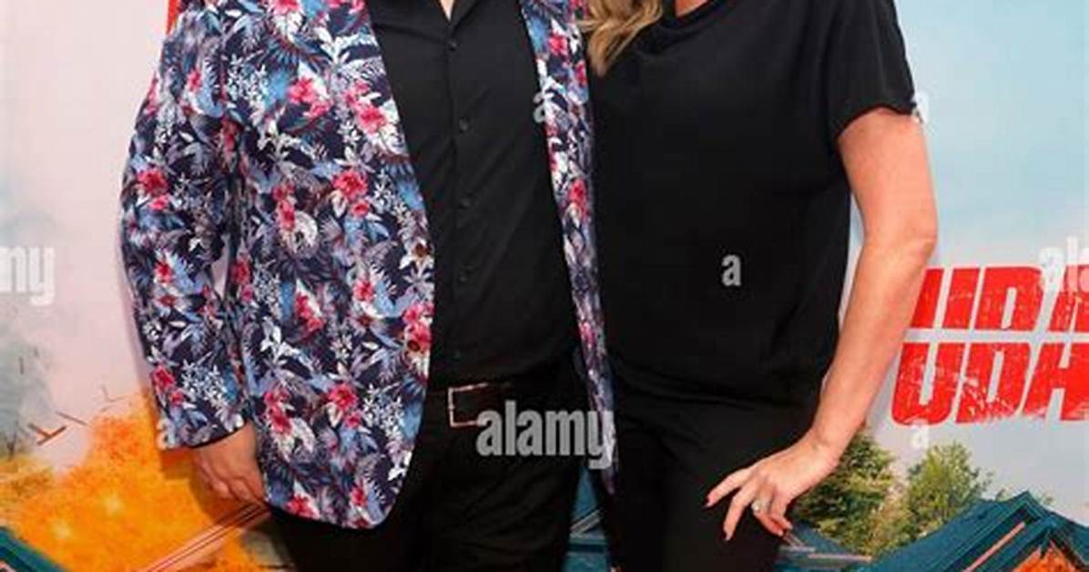Fortune Feimster and Jacquelyn Smith Tied the Knot at a Beachside Ceremony in Malibu