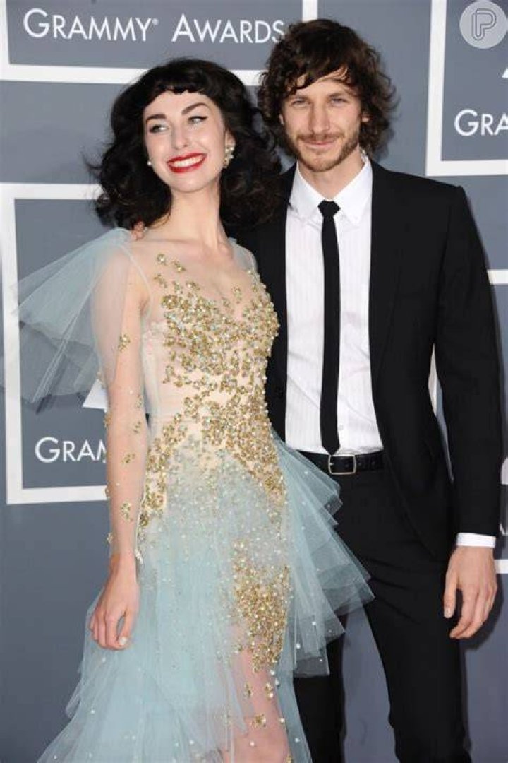 Foto Os australianos Kimbra e Gotye, que receberam dois prêmios pela