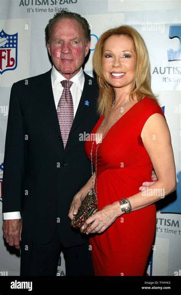 Frank Gifford and wife Kathie Lee Gifford arrive for the Autism Speaks