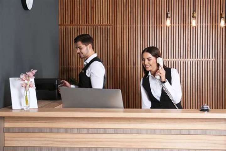 front desk clerk job description