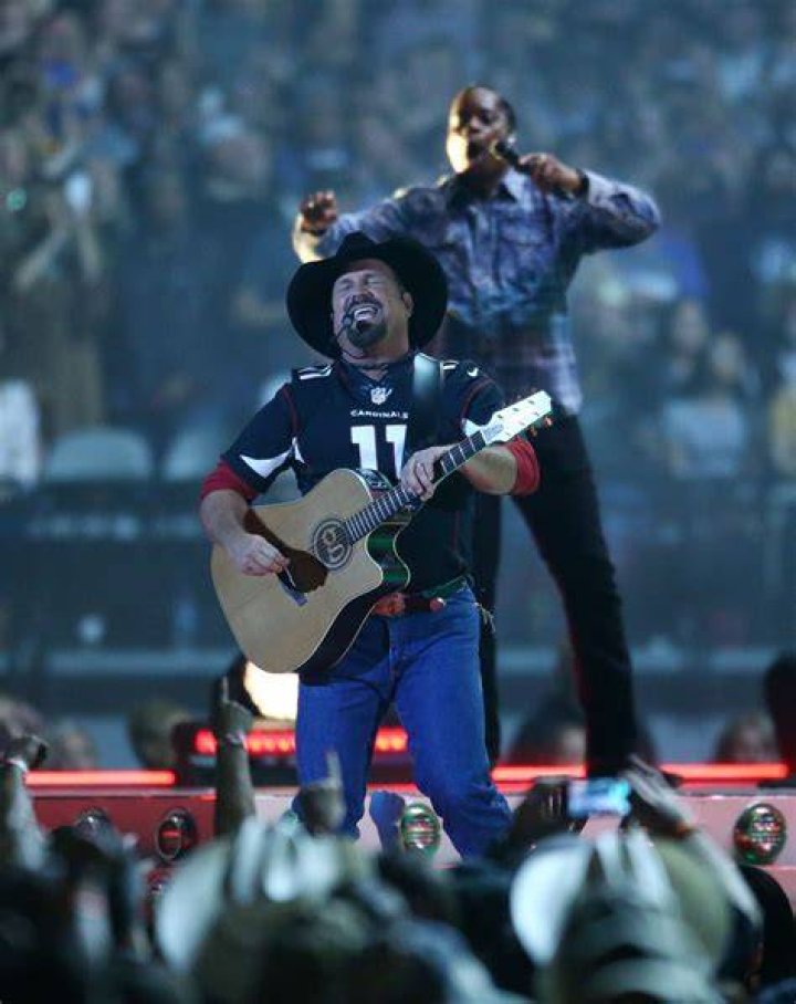 Garth Brooks' Net Worth in 2019 How Rich Is the Country Megastar?